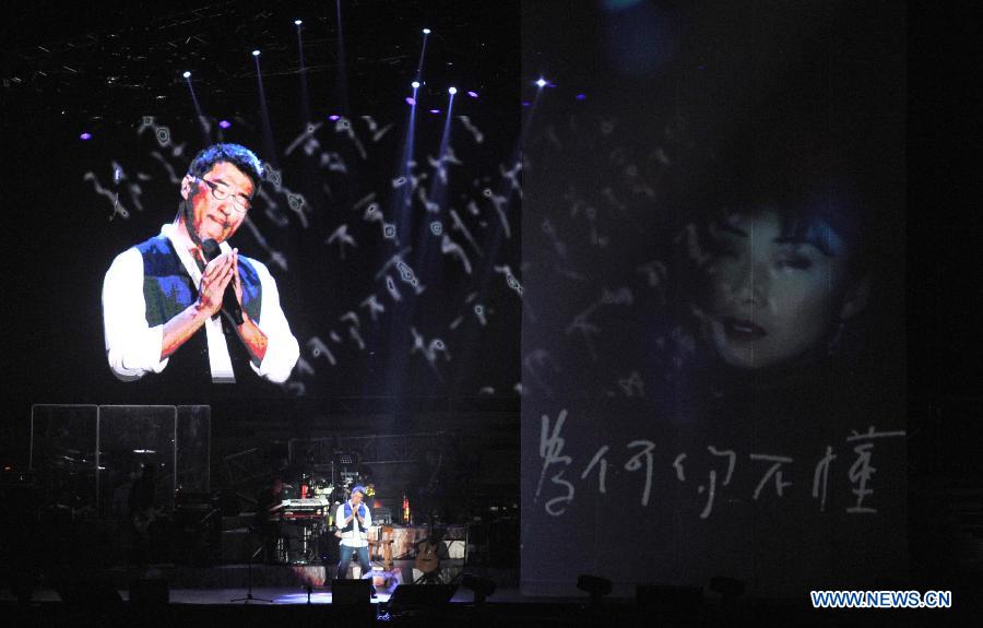 Singer Jonathan Lee holds concert in Beijing