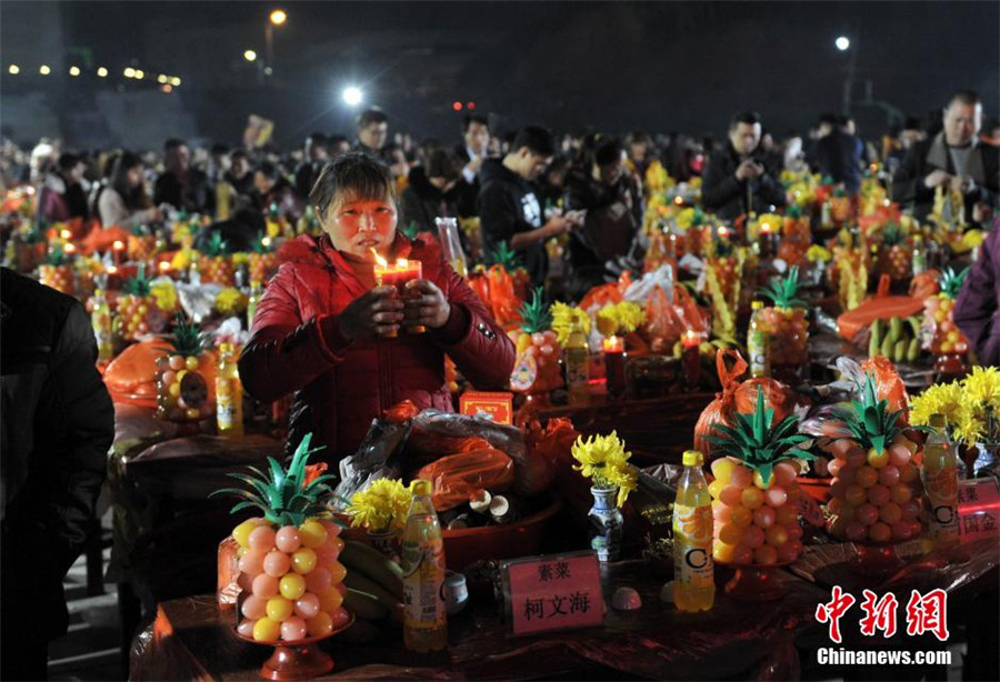 Thousands worship Jade Emperor of Heaven in Fujian