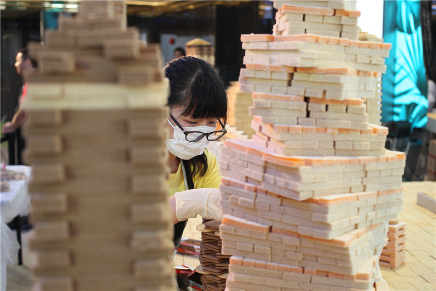 Creating and destroying cities with Shanghai performance artists