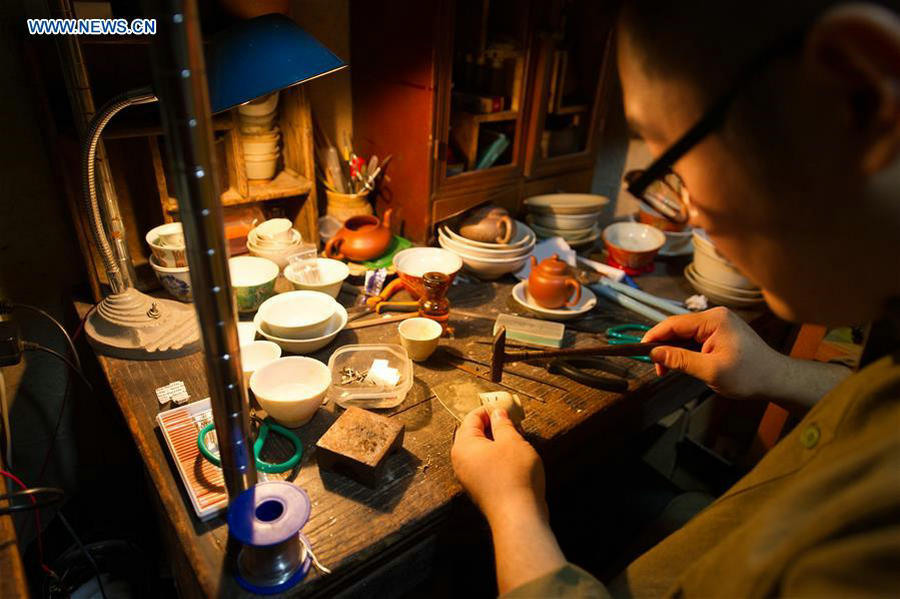 Couple committed to making lacquer art more recognized