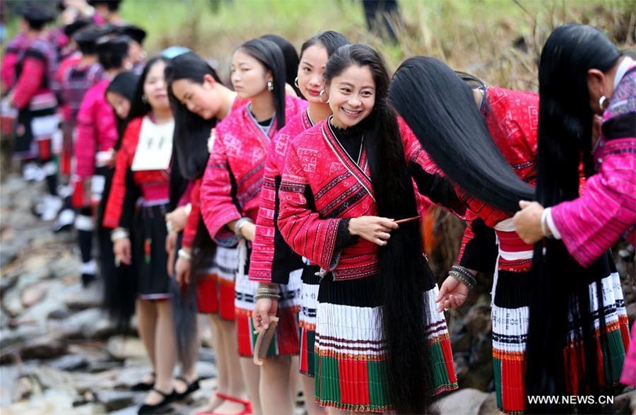 People around China celebrate Sanyuesan Festival