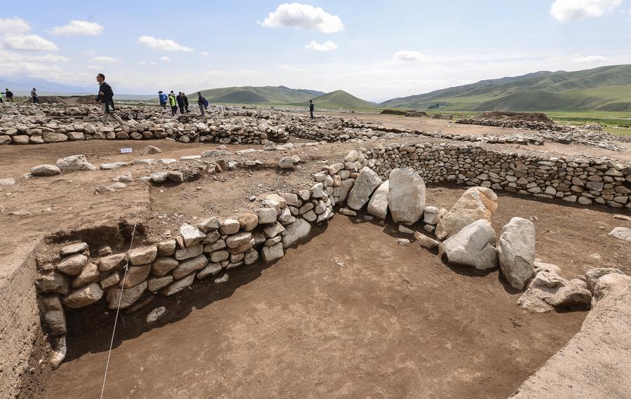 Experts attend symposium in Xinjiang to examine historical settlement