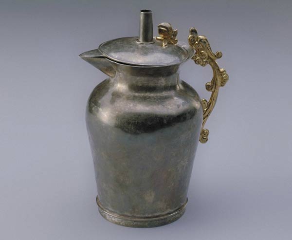 Ancient wine vessels from Palace Museum's collection