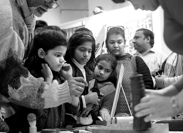 Chinese prints, tea charm Indians at New Delhi book fair