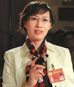 全國政協(xié)委員建議老婆做家務 老公須發(fā)工資