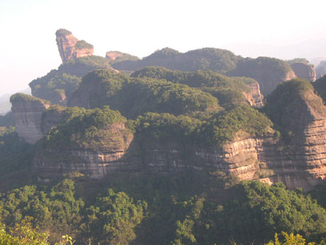 色彩斑斕丹霞山