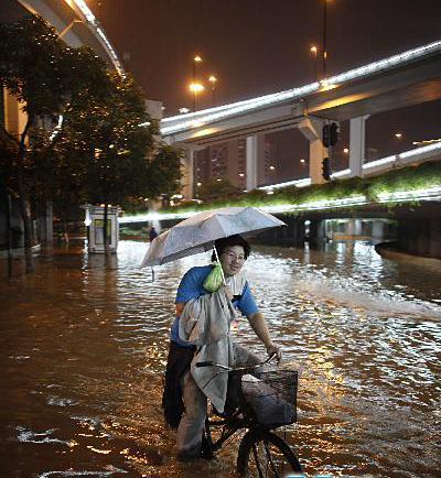 廣州一周三場暴雨破百年紀錄