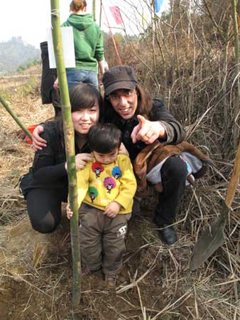 百名外國專家齊聚銀山參加植樹活動