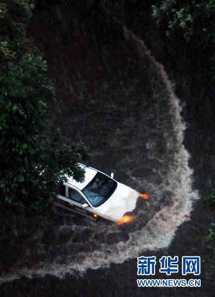 罕見暴雨沖擊北京 官方釋疑積水原因