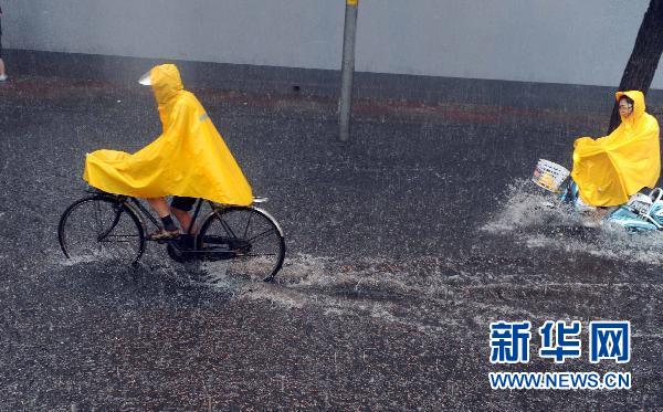 罕見暴雨沖擊北京 官方釋疑積水原因