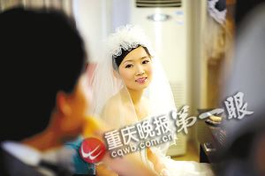 24歲女子癌癥晚期 拍婚紗照與丈夫家人告別