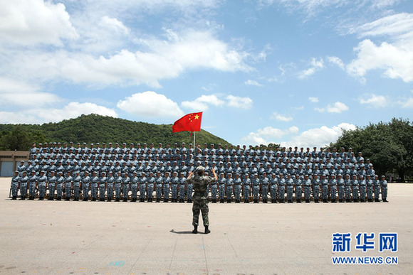 第八屆“香港青少年軍事夏令營”舉行結(jié)業(yè)典禮