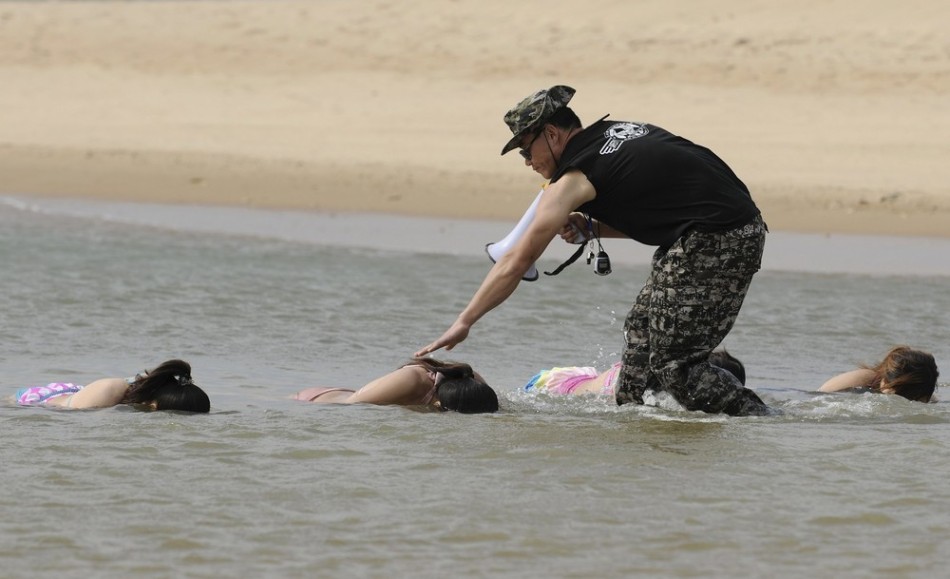 中國女保鏢首次公開進行“魔鬼日”極限訓練