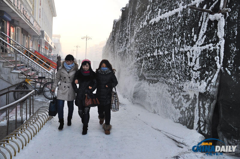 呼倫貝爾遭遇風(fēng)雪降溫 局地氣溫逼近-40℃