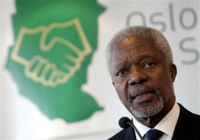 U.N. Secretary General Kofi Annan holds a press conference during the international conference on aid for Sudan, which was opened in Oslo, Norway, Monday, April 11, 2005. The April 11-12 conference brings together rich donor countries, international organizations and representatives of former enemies in the conflict who joined a transitional team to create a joint government. ( AP Photo / Lise Aserud, SCANPIX ) NORWAY OUT 