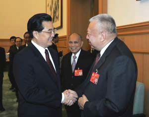 Top leaders meet with HK chief