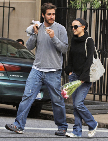 Are Natalie Portman and Gyllenhaal dating?