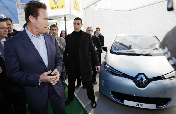 Schwarzenegger visits Geneva Auto Show