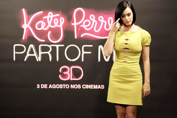 Katy Perry promotes her story