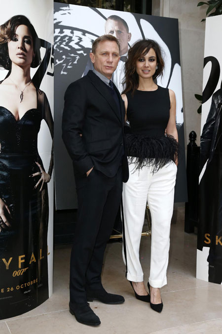 Daniel Craig and cast members at photocall for 'Skyfall' in Paris