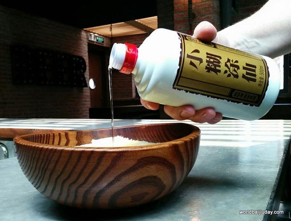 Global '<EM>ganbei!</EM>' planned for August celebration of baijiu