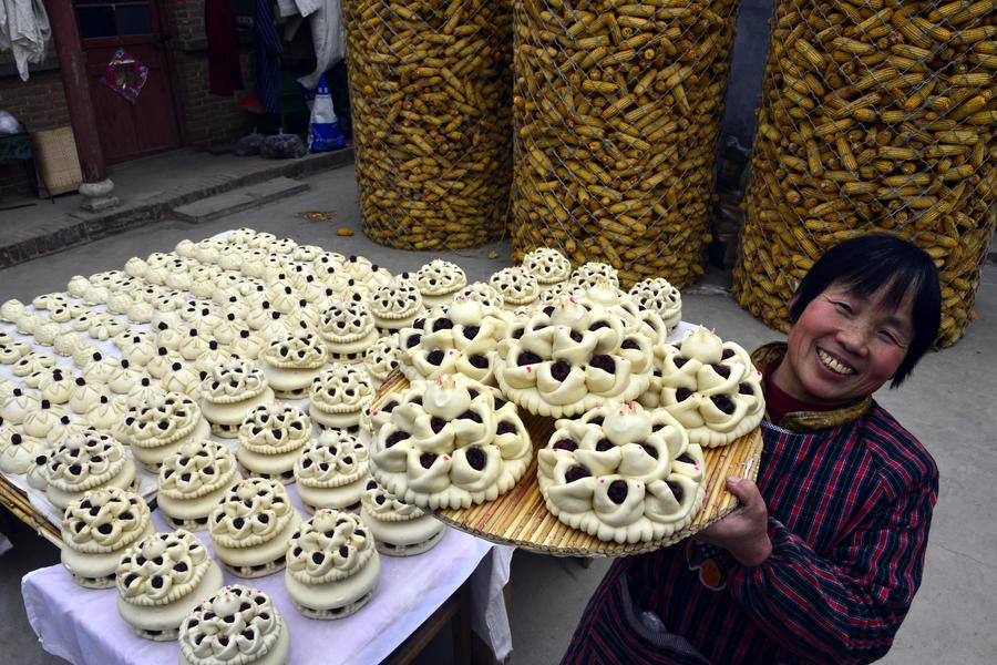 Taste of new year: Traditional staple food in E China