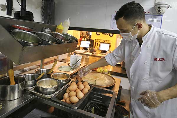 Jianbing team ready to take egg pancakes abroad