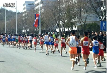 圖：朝鮮舉辦國(guó)際馬拉松比賽紀(jì)念金日成誕辰