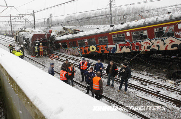 比利時(shí)火車相撞造成至少20人死亡（組圖）