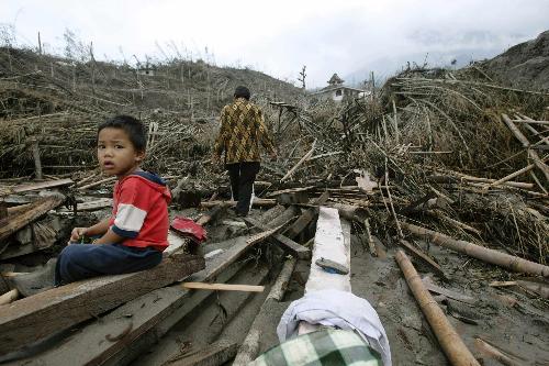 印尼天災(zāi)已致376人死亡 海嘯預(yù)警失靈疑遭破壞