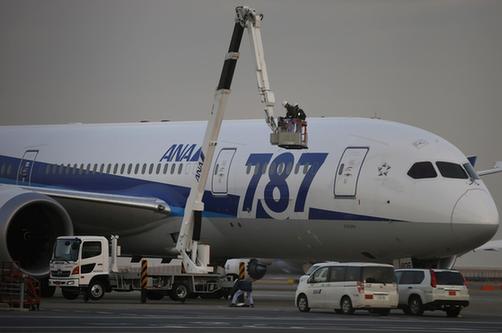 日本波音787客機(jī)空中冒煙后緊急降落