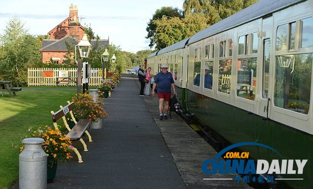 英國夫婦將舊車廂改造成旅館 有廚房和中央供暖