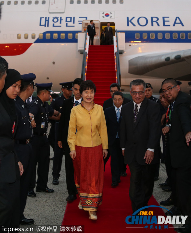 朝鮮批樸槿惠掀“裙子妖風(fēng)” 像“無知村婦”