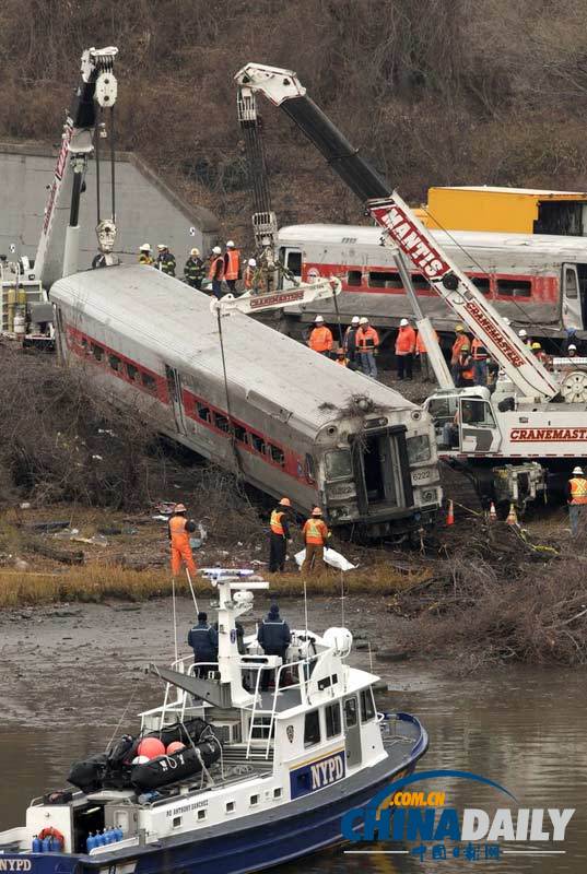 美國(guó)紐約脫軌列車“黑匣子”被取回