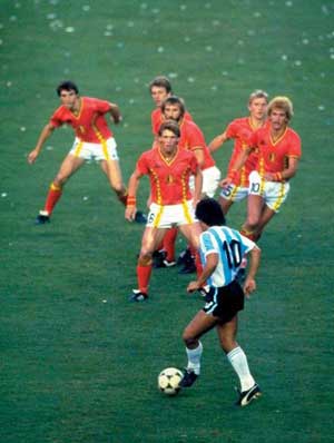 Messi VS Maradona 梅西能否成為馬拉多納第二？