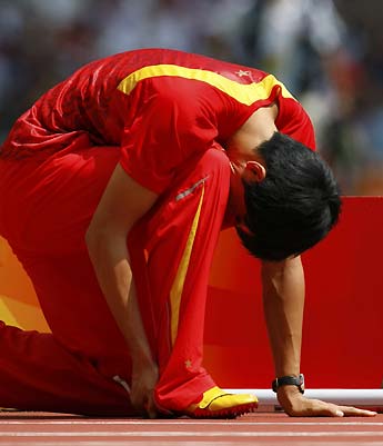 Liu Xiang quits 110m hurdles