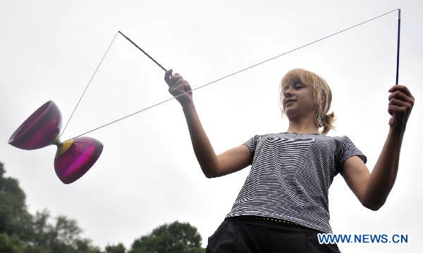 Ukrainian girl shows skills on Chinese diabolo