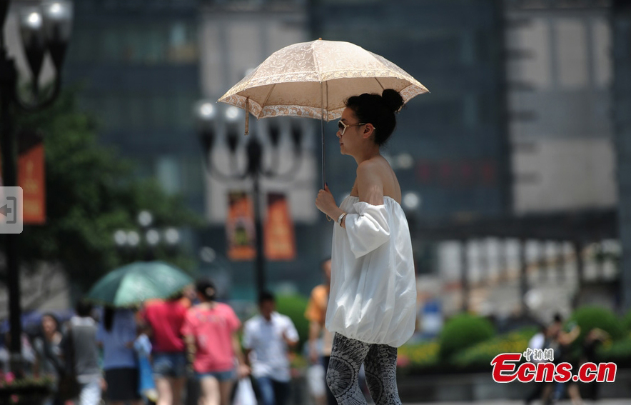 Summer heat wave hits SW China's Chongqing