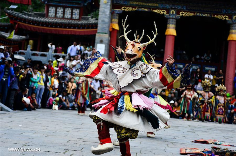 'Tiao Qian' ceremony in China's Qinghai