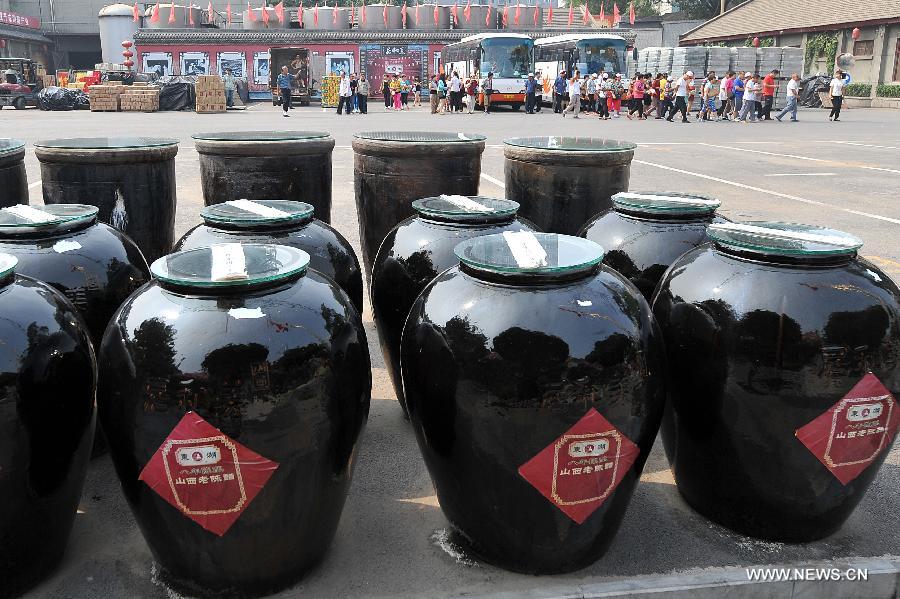 Tech of making Shanxi mature vinegar on display