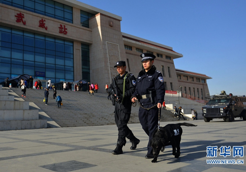 Gansu police safeguard railway station