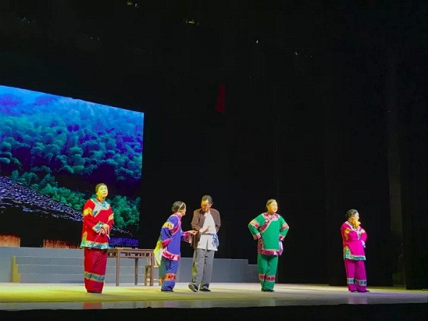 <EM>Love Celestial Ladder</EM> captures theatergoers' hearts in Zhangjiagang