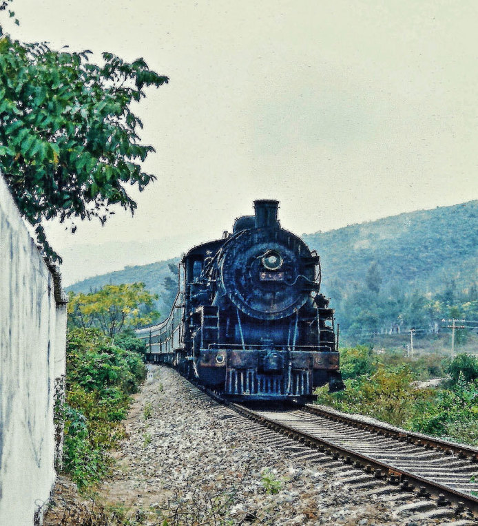 Traveling on board China's trains for 30 years