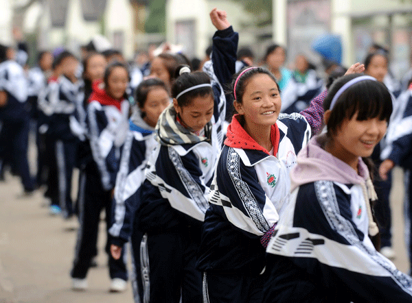 Students from Yushu start new semester in Shanxi