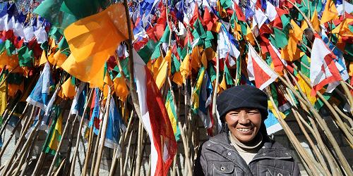 Busy market in Lhasa befor Losar New Year