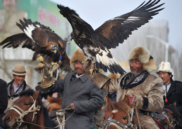 Ethnic groups in Xinjiang set for spring