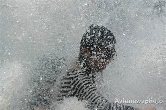 Splashing water for happiness