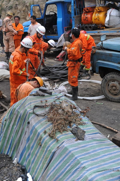 8 trapped in flooded coal mine in SW China