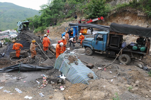 8 trapped in flooded coal mine in SW China