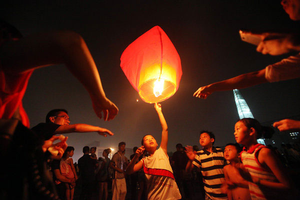 Wenzhou in mourning for train victims